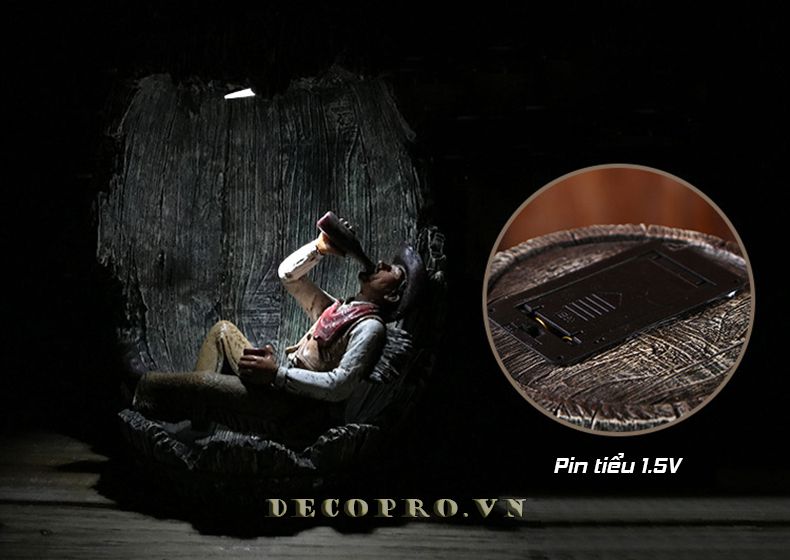 Vẻ đẹp lãng tử của chàng cao bồi được khắc họa rõ nét dưới ánh đèn trong bóng đêm