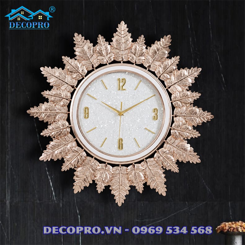 Đồng hồ treo tường lá vàng – quà tân gia sang trọng và thiết thực.