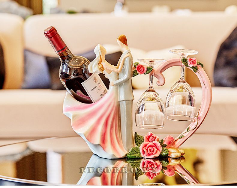 Kệ để rượu vang Hạnh phúc - Đồ trang trí phòng khách, quà cưới ý nghĩa