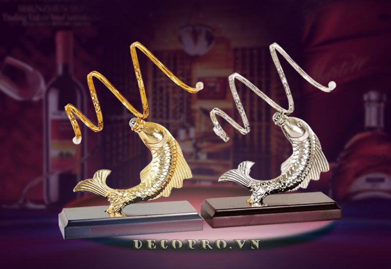 Kệ rượu vang Cá chép - Kệ rượu nghệ thuật tại shop bán đồ trang trí nhà Decopro
