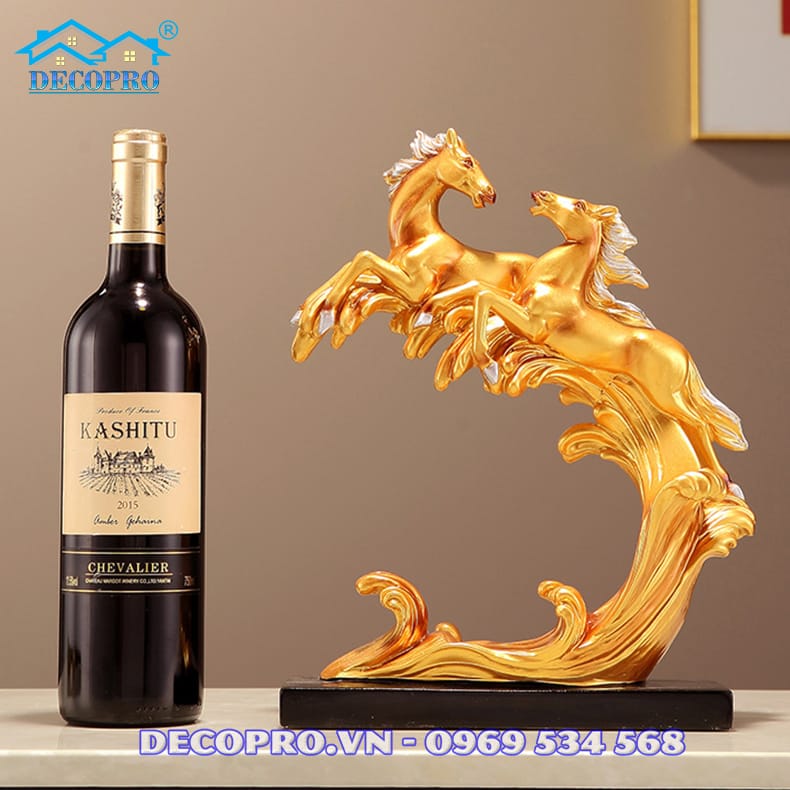 Kệ để rượu vang Mã Đáo Thành Công – Lựa chọn quà khai trương may mắn