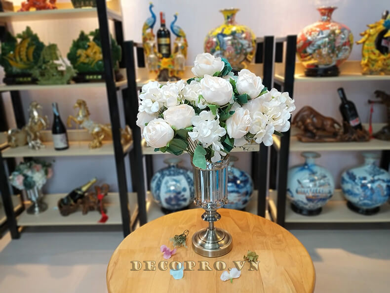 Shop bán đồ decor phòng khách sang trọng và lịch lãm