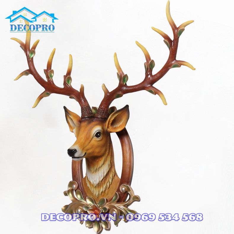 Đầu hươu làm đồ trang trí tường mang ý nghĩa hút tài lộc cho gia đình