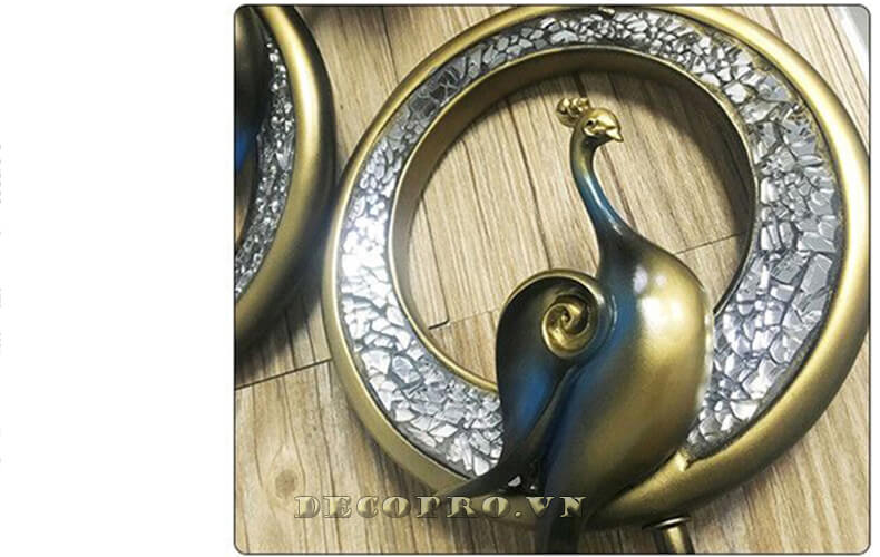 Họa tiết trang trí thủ công tạo nên vẻ đẹp tự nhiên, độc đáo và quyến rũ