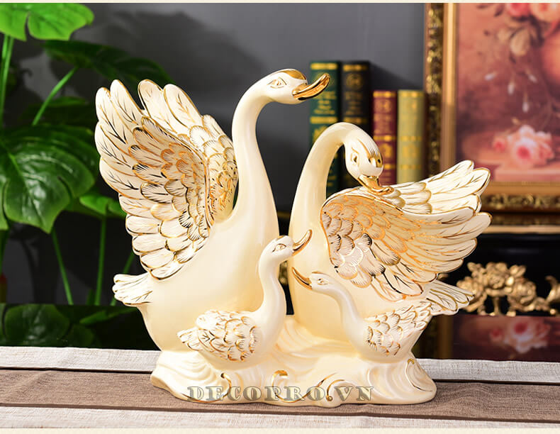 Các nét vẽ vàng thanh thoát cao sang làm nên giá trị đích thực của món quà mừng tân gia ý nghĩa hạnh phúc sum vầy