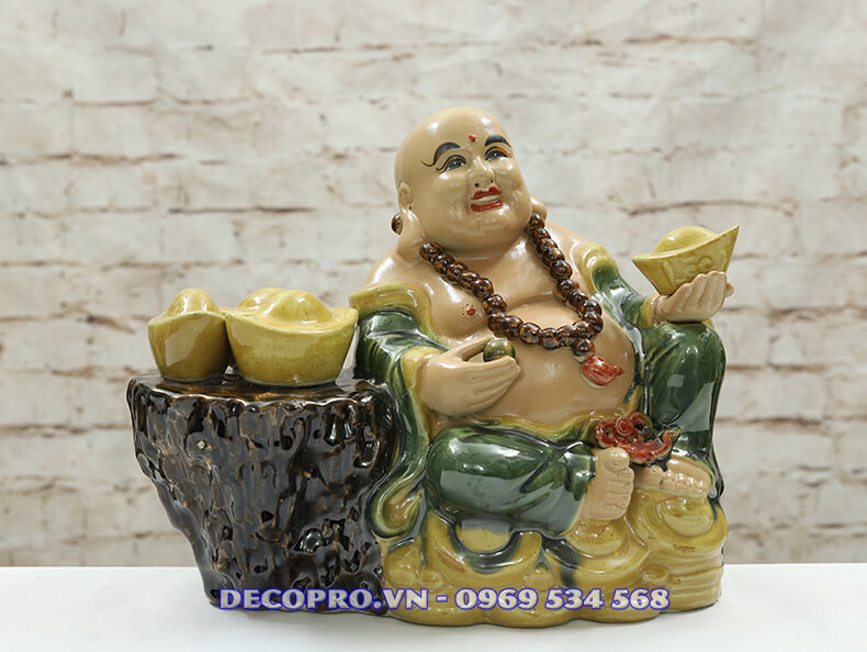 Đôi môi tượng Phật nở nụ cười sảng khoái lan tỏa niềm vui cho mọi nhà