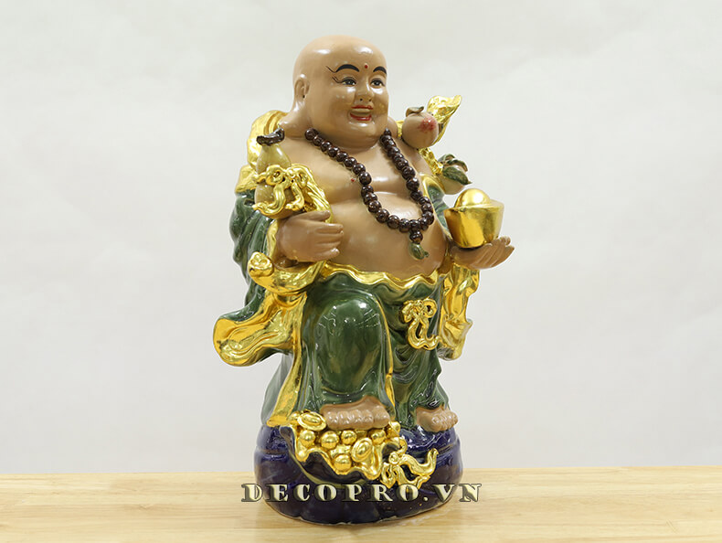 Chiếc bụng căng tròn của tượng Phật mang ý no đủ, viên mãn