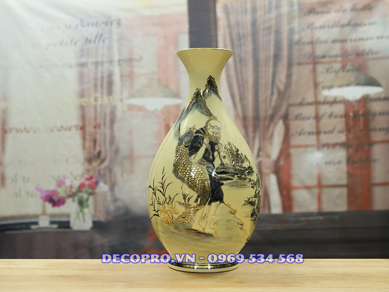 Lộc bình mô phỏng theo các loại bình gốm cổ những năm đầu của thế kỷ XIV - XV