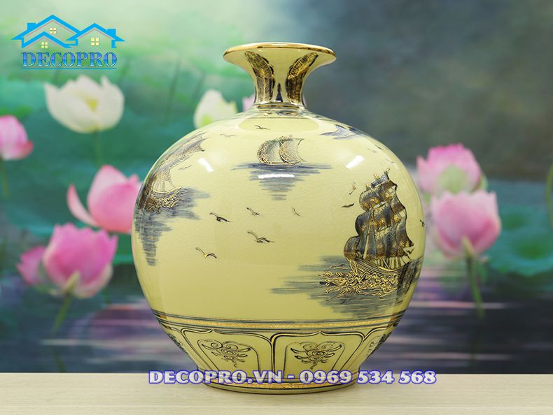 Men tro trấu nếp cái hoa vàng trên bình gốm Chu Đậu Hải Dương đã đạt giải thưởng độc bản Việt Nam