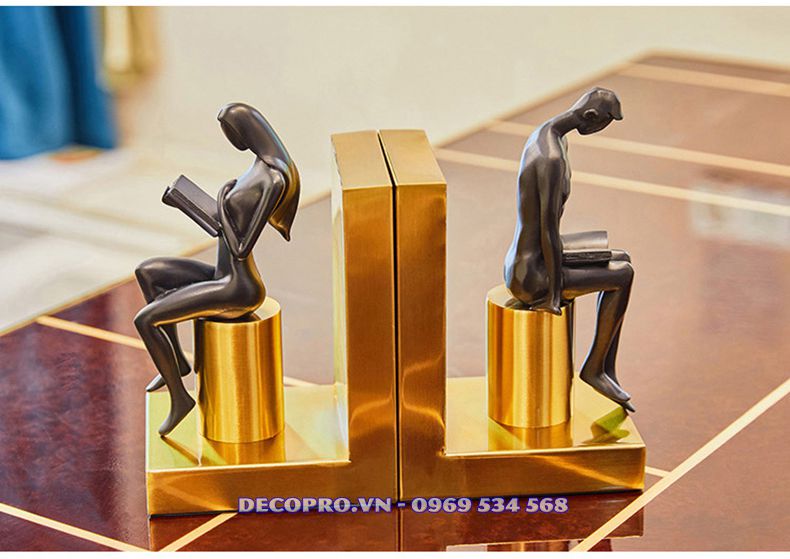 Toàn cảnh vẻ đẹp hiện đại, sang trọng của đồ trang trí kệ tủ chặn sách cao cấp KS003 A2