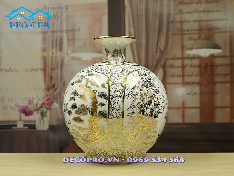 Nét vẽ hoa dây mềm mại nối kết họa tiết tứ cảnh