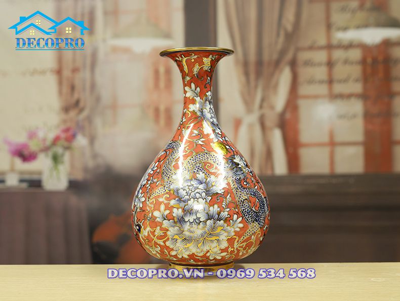 Cận cảnh hoa mẫu đơn và họa tiết Rồng Bay Phượng Múa