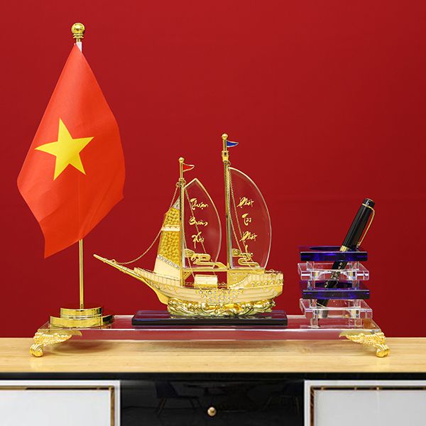 Quà tặng để bàn làm việc Thuận buồm xuôi gió