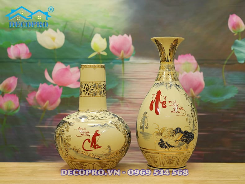 “Thương cha xuôi ngược giữa dòng - Mẹ yêu tất tả gánh gồng nuôi con.”