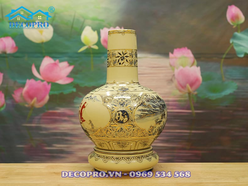 Dáng bình bụng to, cổ thẳng tượng trưng cho người đàn ông ngay thẳng, chính trực, trụ cột của gia đình và xác hội