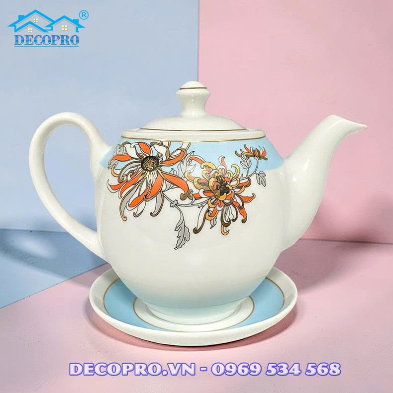 Ấm trà dung tích 600ml cùng 6 chén và 7 đĩa lót, phù hợp cho gia đình và tiếp khách.