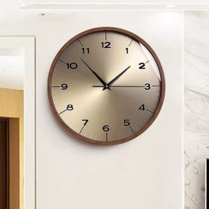 Đồng hồ treo tường khung gỗ óc chó