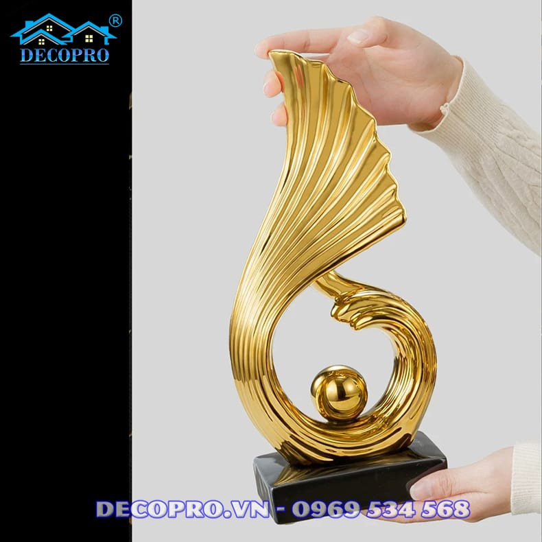 Quà tặng sếp phù điêu Thành Công cao cấp