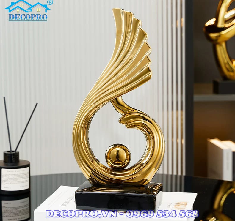 Phù điêu Thành Công trang trí bàn làm việc
