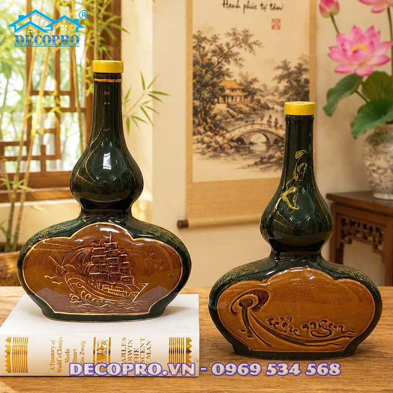 Hồ Lô Đựng Rượu Gốm Bát Tràng Thuận Buồm Xuôi Gió vẽ vàng và truyền thống tại Decopro.vn