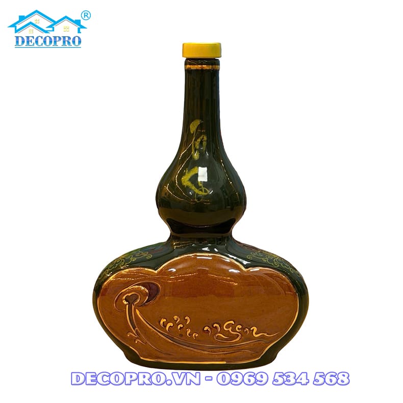 Ảnh chụp mặt sau Vẽ vàng Rượu Ngon