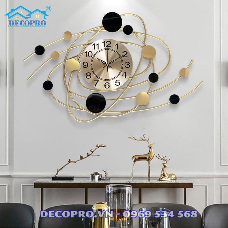 Đồng hồ treo tường Quỹ Đạo Thời Gian tượng trưng cho sự cân bằng, kết nối và phát triển không ngừng.